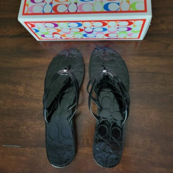 New COACH Juney Patent Leather Flip Flops Sandals NWT Black Women's Size 8 - Picture 2 of 10